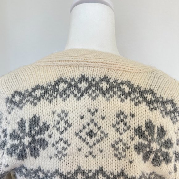 Hollister Co. Women's White and Grey Preppy Style Cardigan - Picture 2 of 9